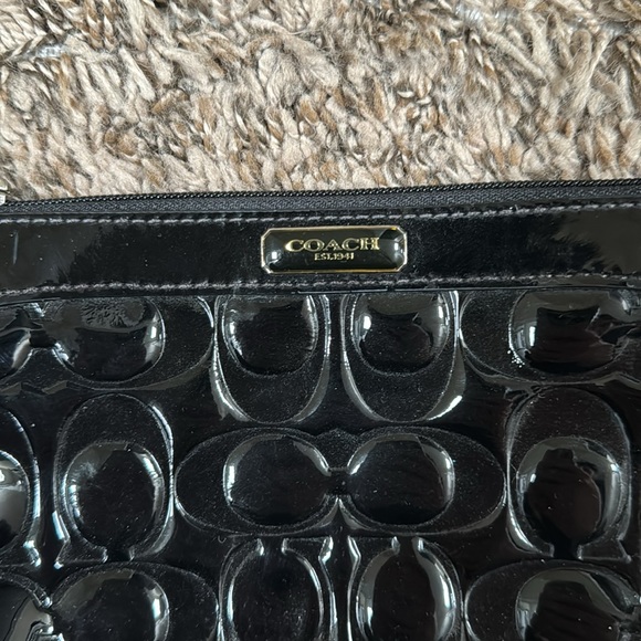 Patent leather Coach wristlet - Picture 2 of 4